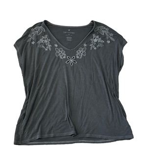 Size medium American Eagle soft & sexy grey tee with flower embroidery